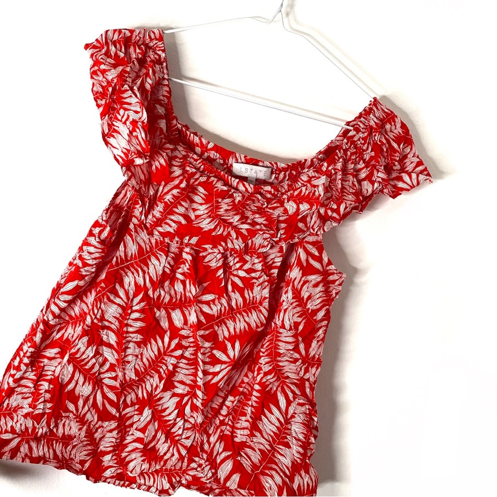 1 State Red Red White Botanical Leaf Print Ruffle Summer Top Cutout Short Sleeve